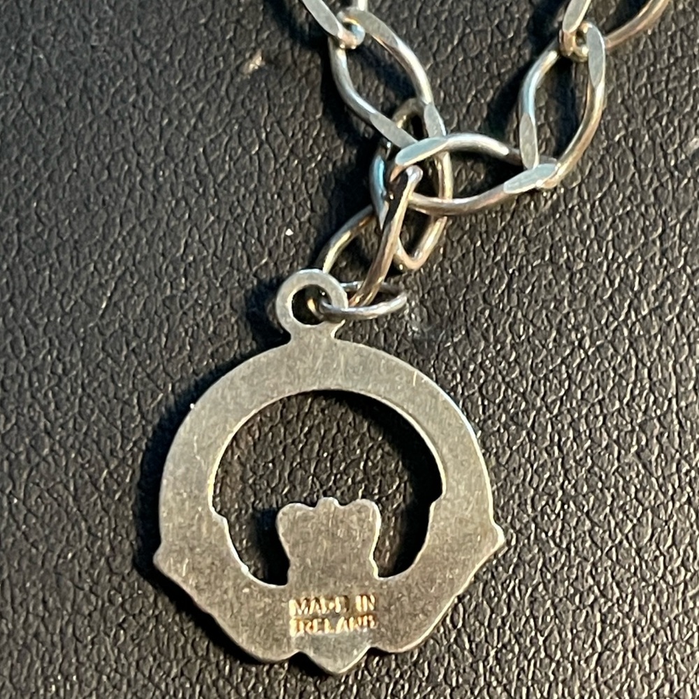 7” Vintage 925 Silver Charm Bracelet with 4 charms 2 stamped Made In Ireland. - Picture 8 of 15